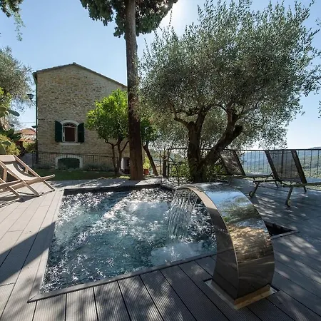 Appartamento Rustic With Garden And Whirlpool