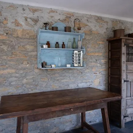 Rustic With Garden And Whirlpool *